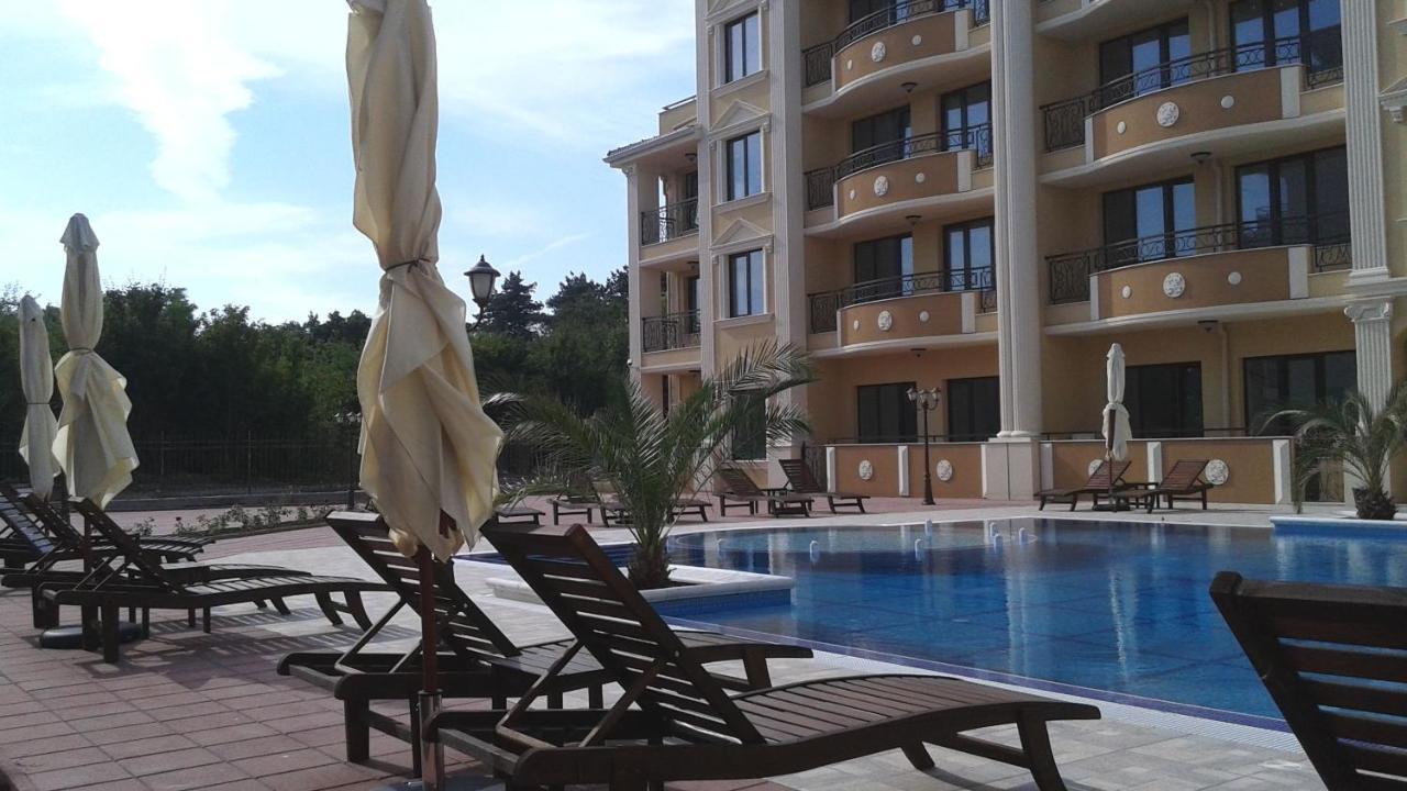 Flora Beach Private Aparthotel Pomorie Exterior photo