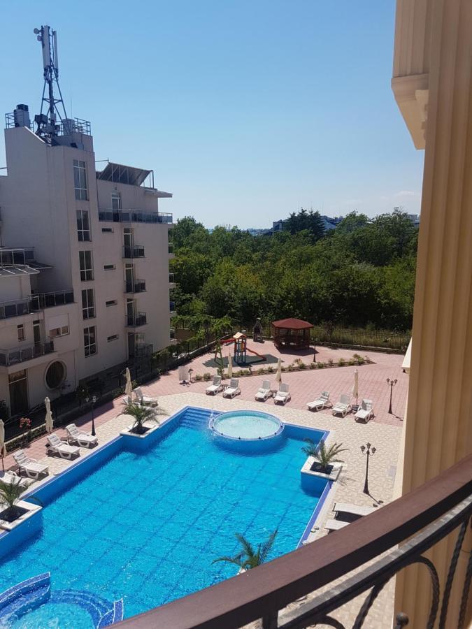 Flora Beach Private Aparthotel Pomorie Exterior photo