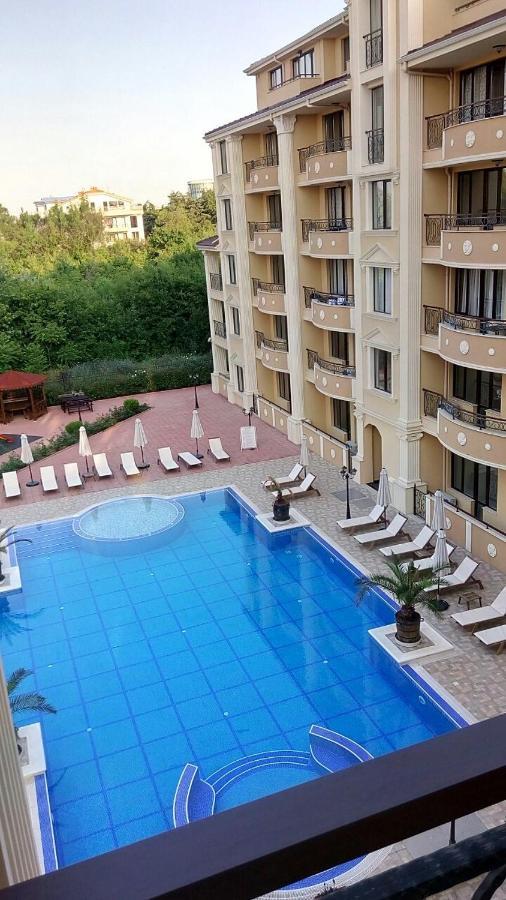 Flora Beach Private Aparthotel Pomorie Exterior photo