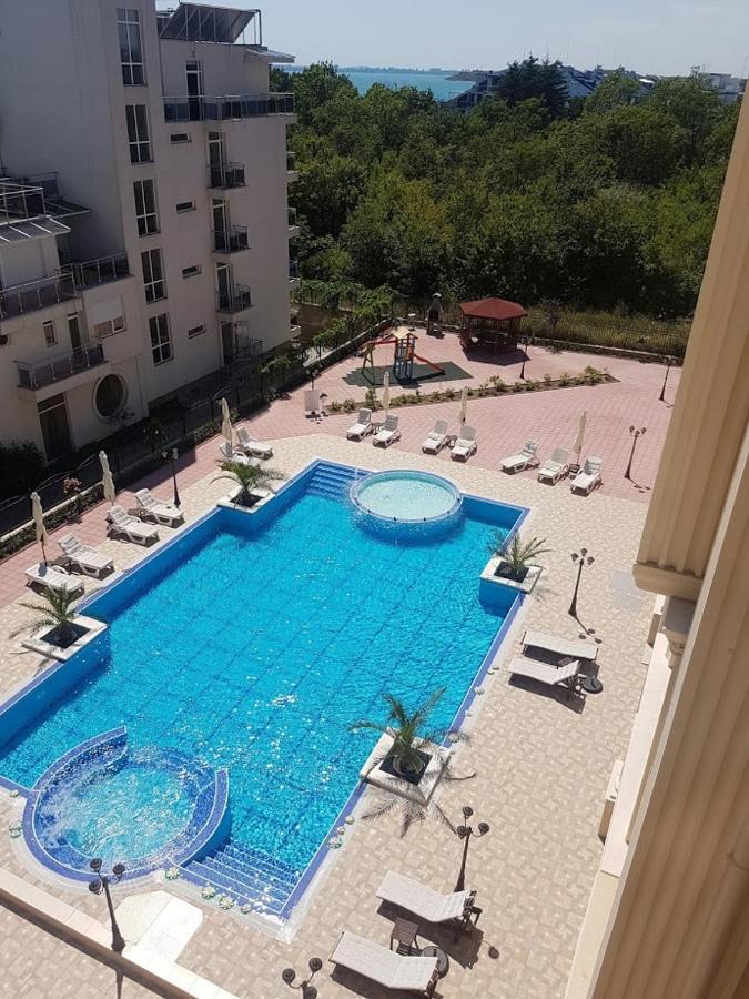 Flora Beach Private Aparthotel Pomorie Exterior photo
