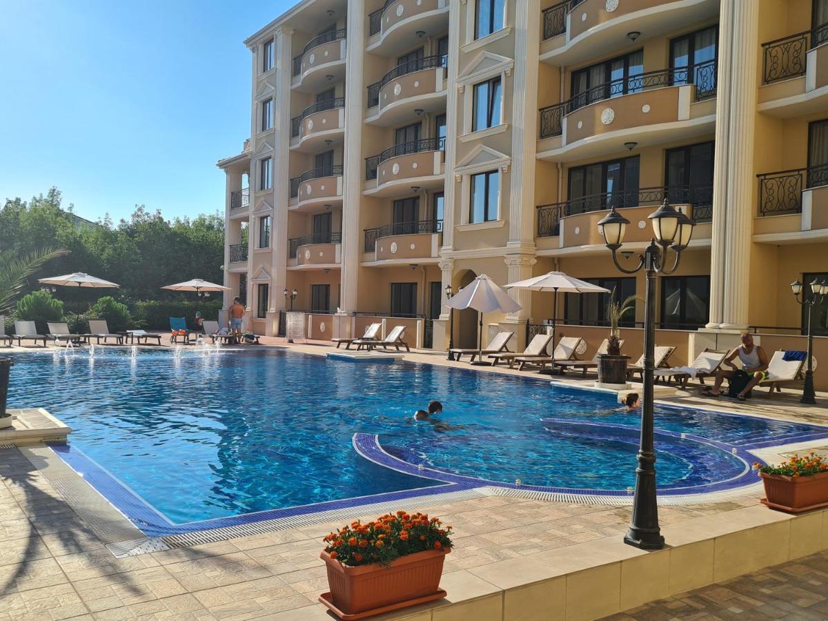 Flora Beach Private Aparthotel Pomorie Exterior photo