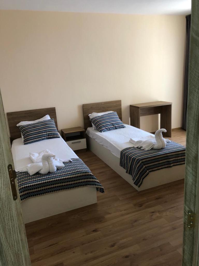Flora Beach Private Aparthotel Pomorie Exterior photo